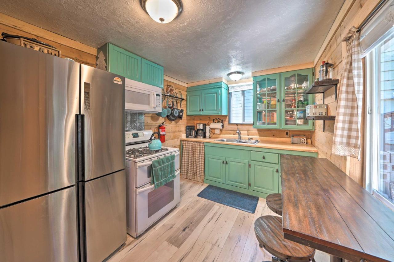 Villa Crestline Cabin About 1 Mi To Lake, Town, Trails! Extérieur photo